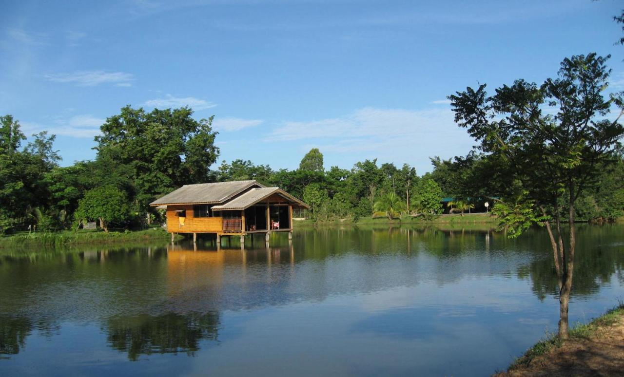 Отель Isaan Perazim Park Ройет Экстерьер фото